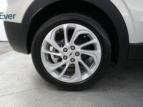 Used 2022 Chevrolet Bolt EUV LT FWD image 22