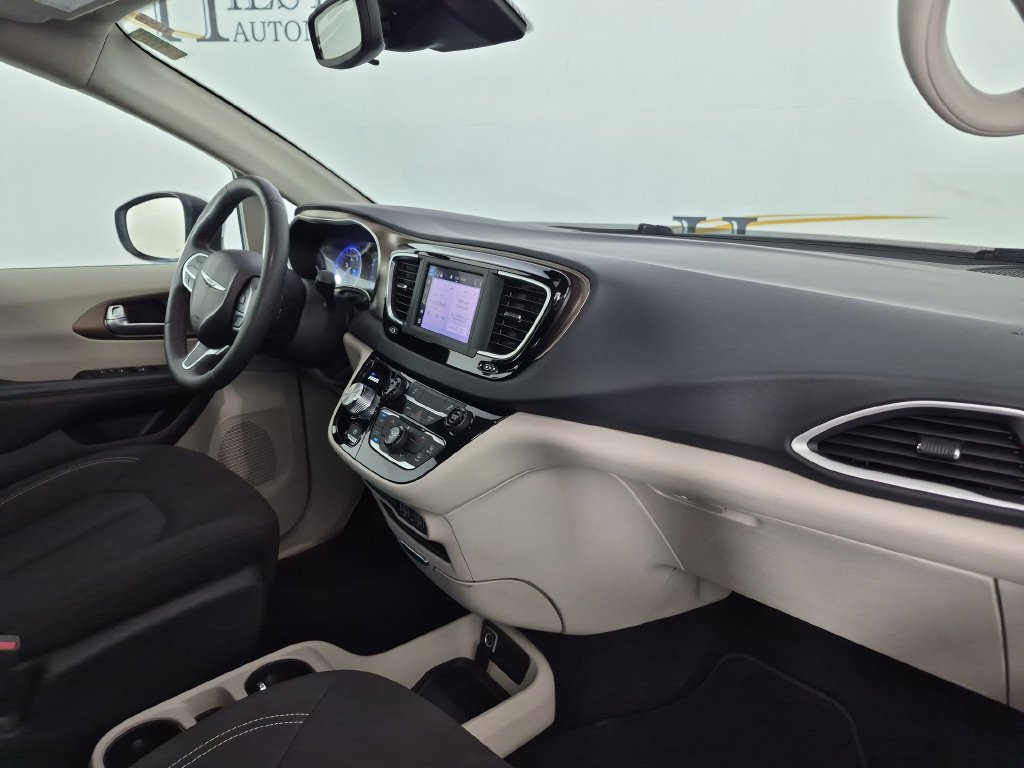 Used 2023 Chrysler Voyager LX FWD image 36