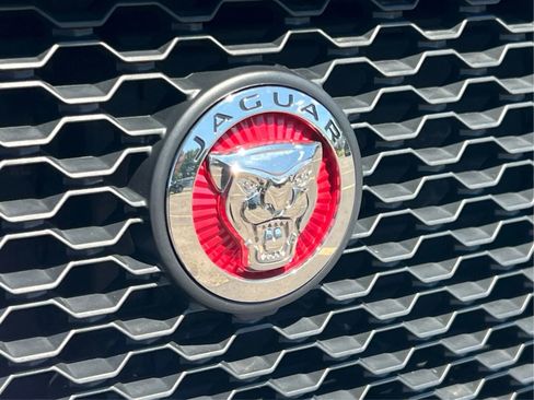 Used 2019 Jaguar F-PACE Prestige AWD/4WD image 36