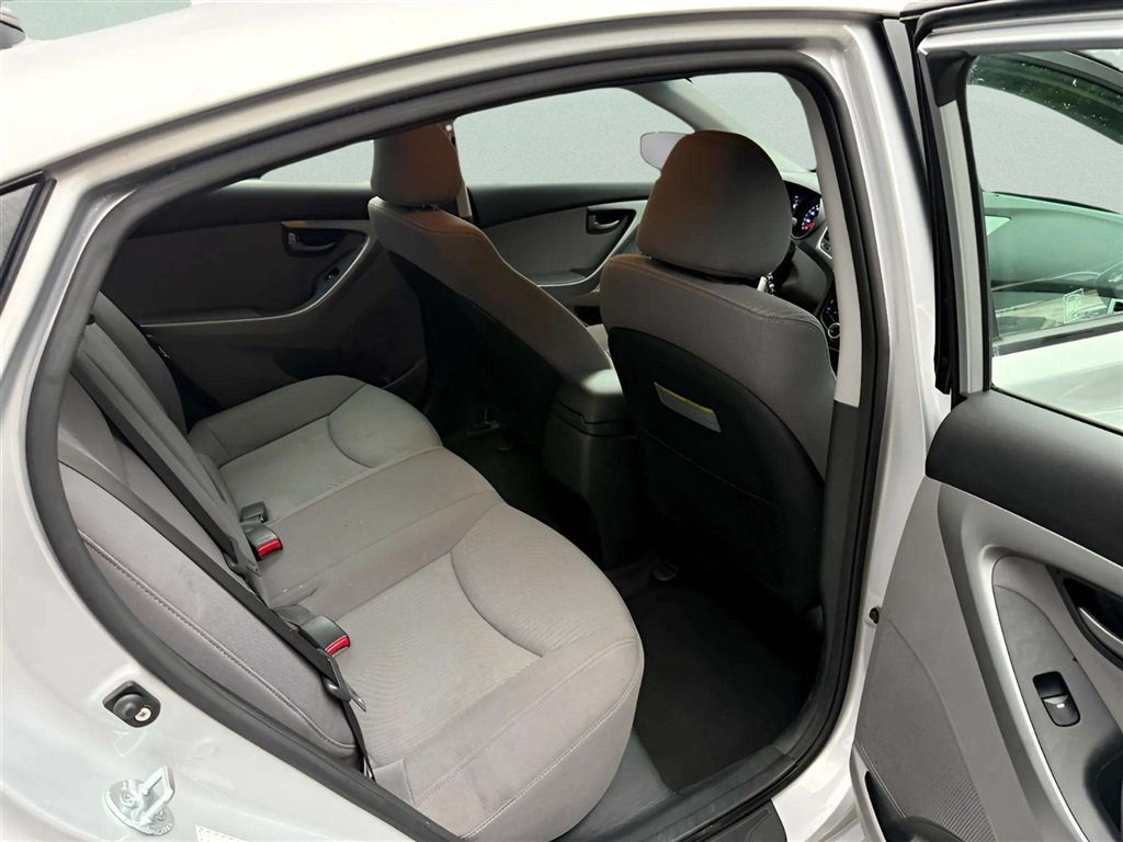Used 2016 Hyundai Elantra SE w/ Option Group 02 FWD image 23