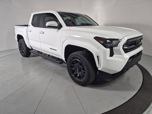 New 2026 Toyota Tacoma SR5 image 7