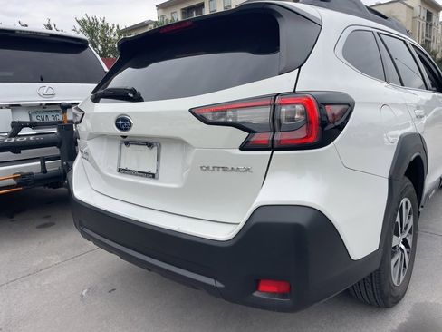 Used 2025 Subaru Outback Premium image 4