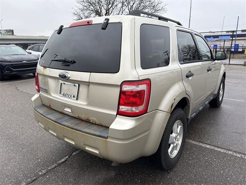 Used 2012 Ford Escape XLT image 3