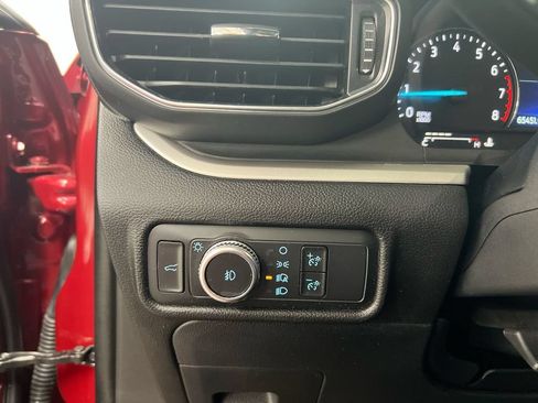 Used 2021 Ford Explorer XLT w/ Equipment Group 202A AWD/4WD image 18