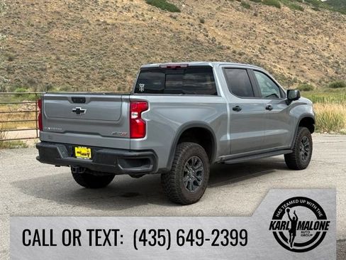 Used 2023 Chevrolet Silverado 1500 ZR2 w/ Technology Package AWD/4WD image 5