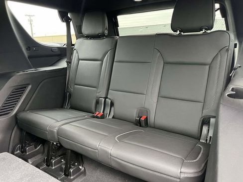 Used 2021 GMC Yukon Denali w/ Denali Premium Package image 16