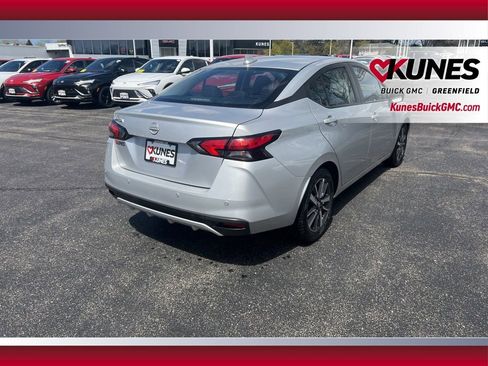 Used 2025 Nissan Versa SV FWD image 5