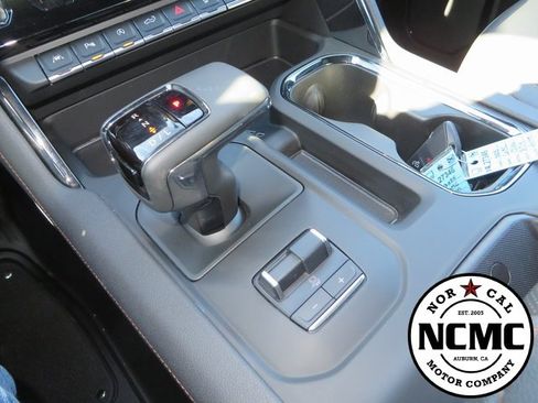 Used 2025 GMC Sierra 1500 AT4 image 33