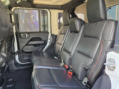 Used 2022 Jeep Wrangler Unlimited Rubicon w/ LED Lighting Group AWD/4WD image 24