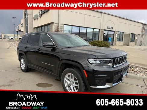 Used 2023 Jeep Grand Cherokee L Laredo image 1