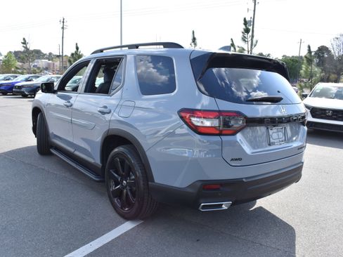 Certified 2025 Honda Pilot Black Edition image 7