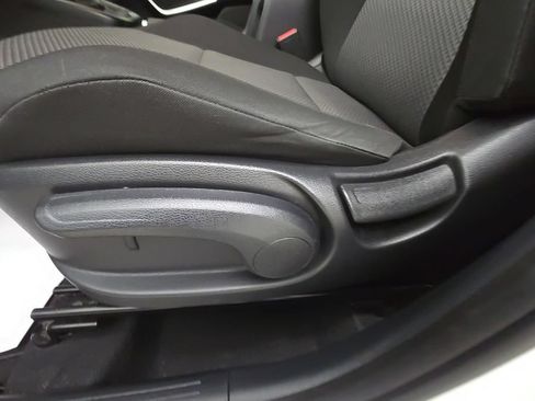 Used 2020 Kia Soul LX FWD image 13