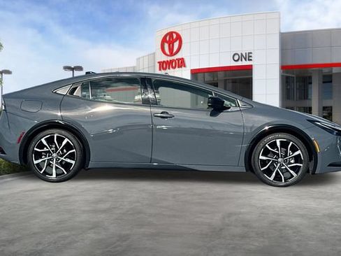 Certified 2024 Toyota Prius Prime FWD image 3