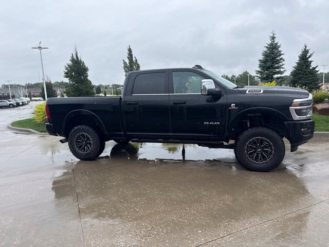 Used 2026 RAM 2500 Limited AWD/4WD image 2