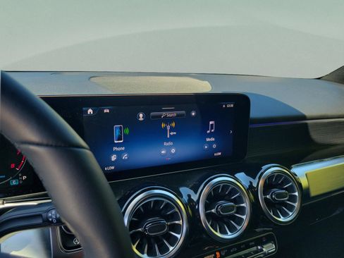 Certified 2026 Mercedes-Benz GLB 250 image 17