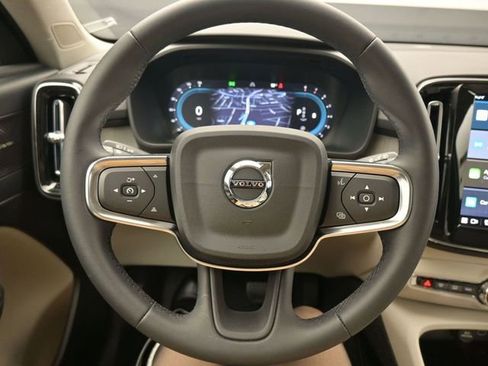 Used 2023 Volvo XC40 B5 Plus w/ Protection Package Premier image 22