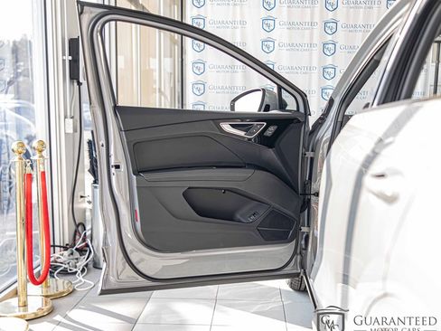 Used 2024 Audi Q4 e-tron Premium Plus w/ Premium Plus image 31