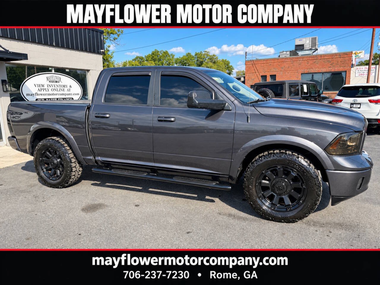 Used 2018 RAM 1500 Laramie w/ Convenience Group AWD/4WD image 2