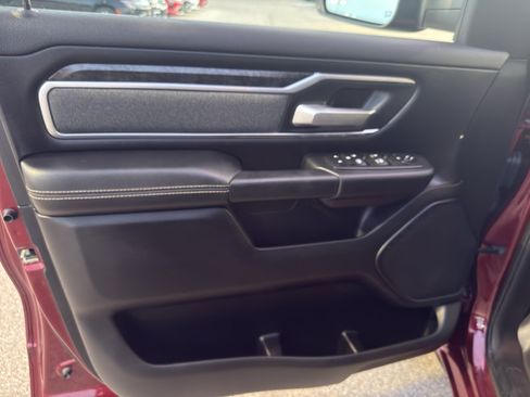 Used 2019 RAM 1500 Big Horn AWD/4WD image 14