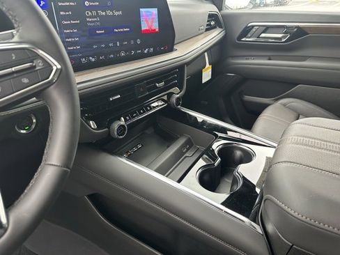 New 2026 Chevrolet Suburban High Country image 12