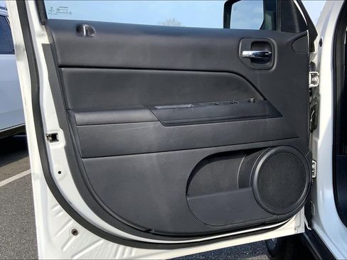 Used 2017 Jeep Patriot High Altitude image 20