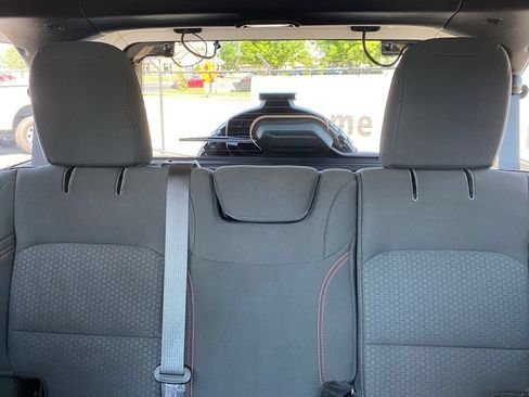 Used 2018 Jeep Wrangler Unlimited Rubicon w/ Dual Top Group AWD/4WD image 29