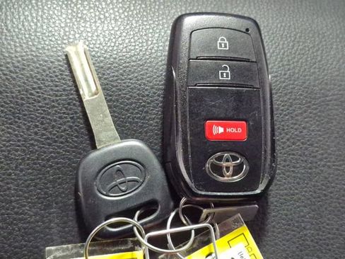 Used 2024 Toyota Tacoma SR RWD image 25