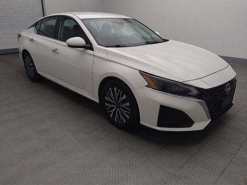 Used 2023 Nissan Altima 2.5 SV image 11