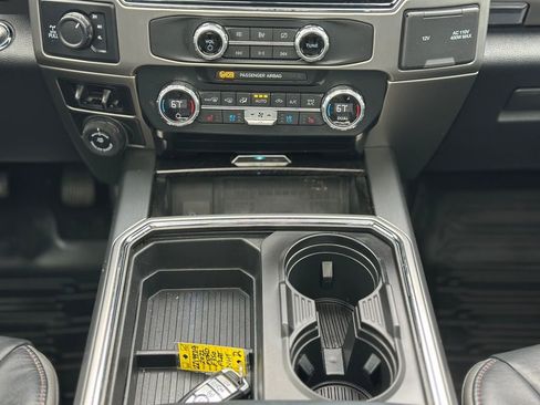 Certified 2022 Ford F350 Platinum w/ FX4 Off-Road Package image 19