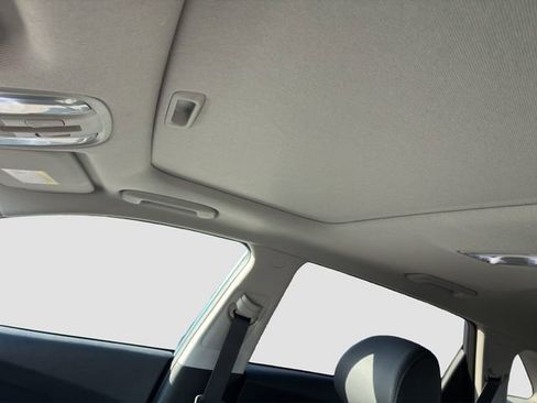 Used 2022 Kia Niro EX Premium image 21