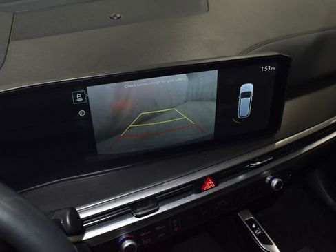 Used 2024 Kia Sorento S image 15