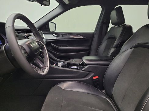 Used 2023 Jeep Grand Cherokee L Laredo image 17