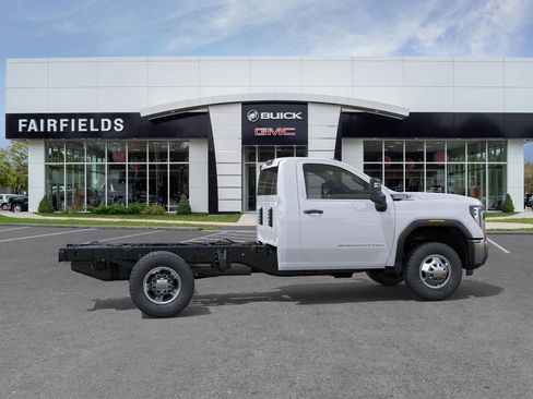New 2026 GMC Sierra 3500 Pro AWD/4WD image 5