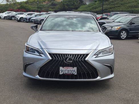 Used 2025 Lexus ES 350 w/ Premium Package FWD image 2