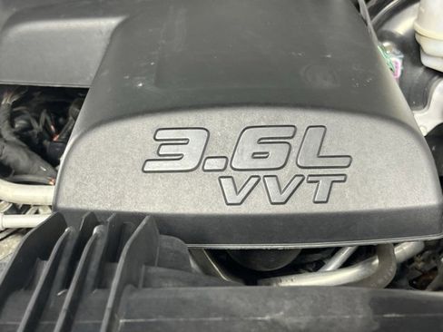 Used 2024 RAM 1500 Classic SLT image 10