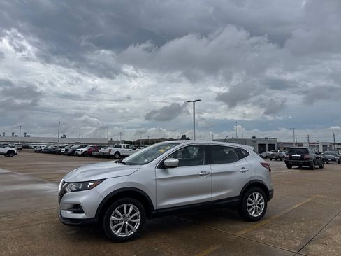 Used 2022 Nissan Rogue Sport S FWD image 11