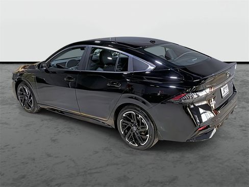 New 2026 Nissan Sentra SR image 2