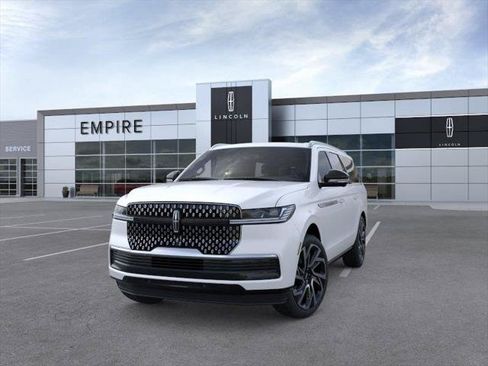 New 2026 Lincoln Navigator L Reserve AWD/4WD image 2