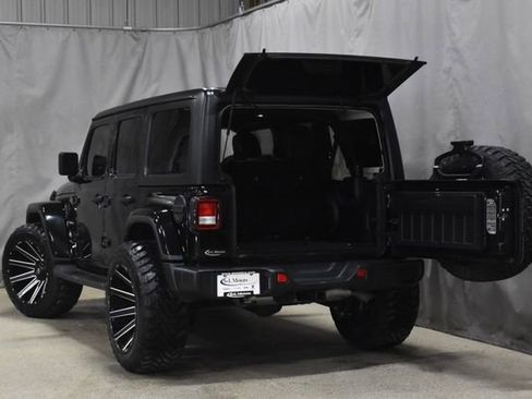 Used 2022 Jeep Wrangler Unlimited Sahara w/ Cold Weather Group image 32