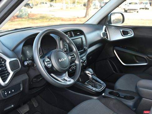Used 2023 Kia Soul LX w/ Option Group 015 image 8