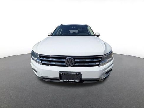 Used 2021 Volkswagen Tiguan SE w/ Panoramic Sunroof Package image 7