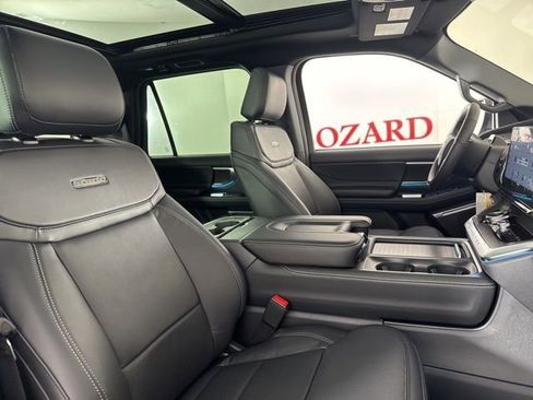 New 2025 Ford Expedition Platinum w/ Stealth Appearance Package image 19