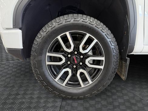 Used 2024 GMC Sierra 1500 AT4 w/ Technology Package AWD/4WD image 38
