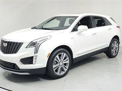 Certified 2025 Cadillac XT5 Premium Luxury w/ LPO, Floor Liner Package image 1