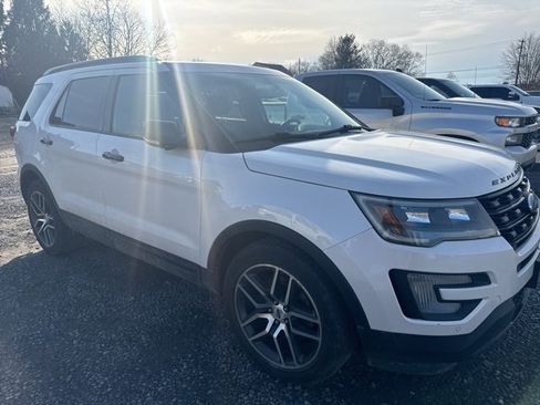 Used 2017 Ford Explorer Sport w/ Equipment Group 401A image 4