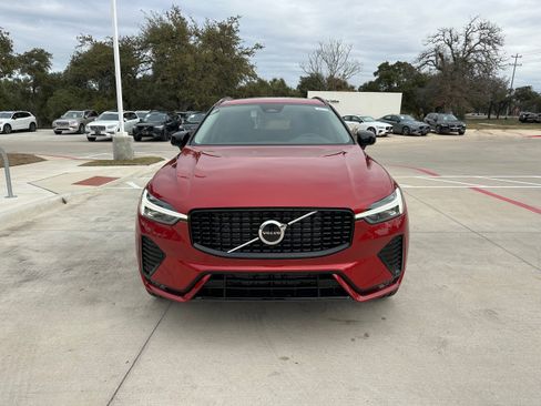 Certified 2025 Volvo XC60 B5 Core w/ Protection Package Premier AWD/4WD image 6