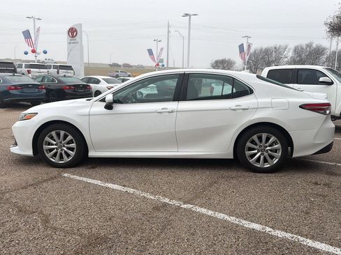 Used 2020 Toyota Camry LE w/ Carpet Mat Package image 6