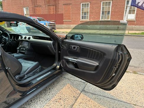 Used 2019 Ford Mustang GT Premium RWD image 12
