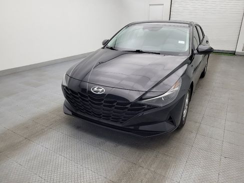 Used 2021 Hyundai Elantra SE FWD image 15