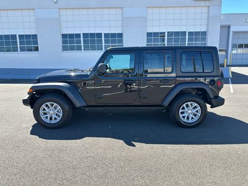 Used 2023 Jeep Wrangler Unlimited Sport AWD/4WD image 3